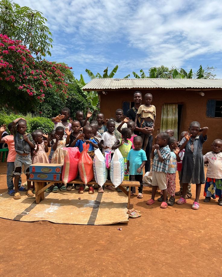 Volunteers helping displaced families in Sudan
