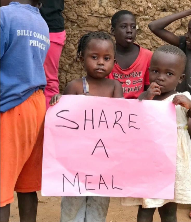 Food distribution to refugees